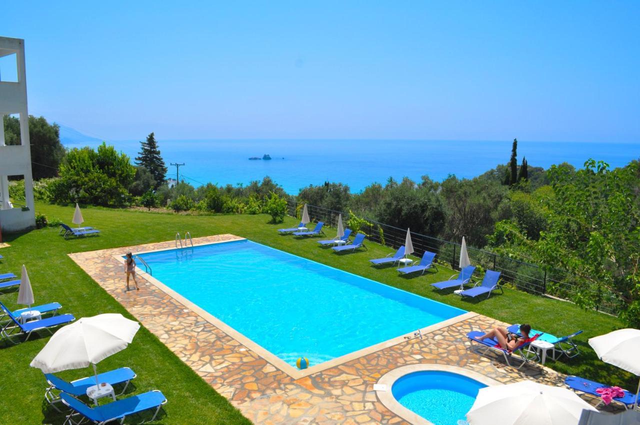 Large Apartment By The Pool - Pelekas Beach, Corfu Екстер'єр фото