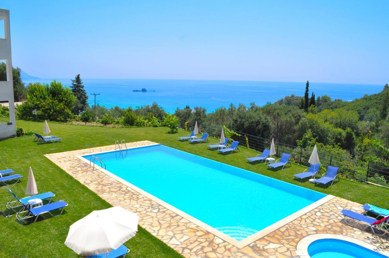 Large Apartment By The Pool - Pelekas Beach, Corfu Екстер'єр фото