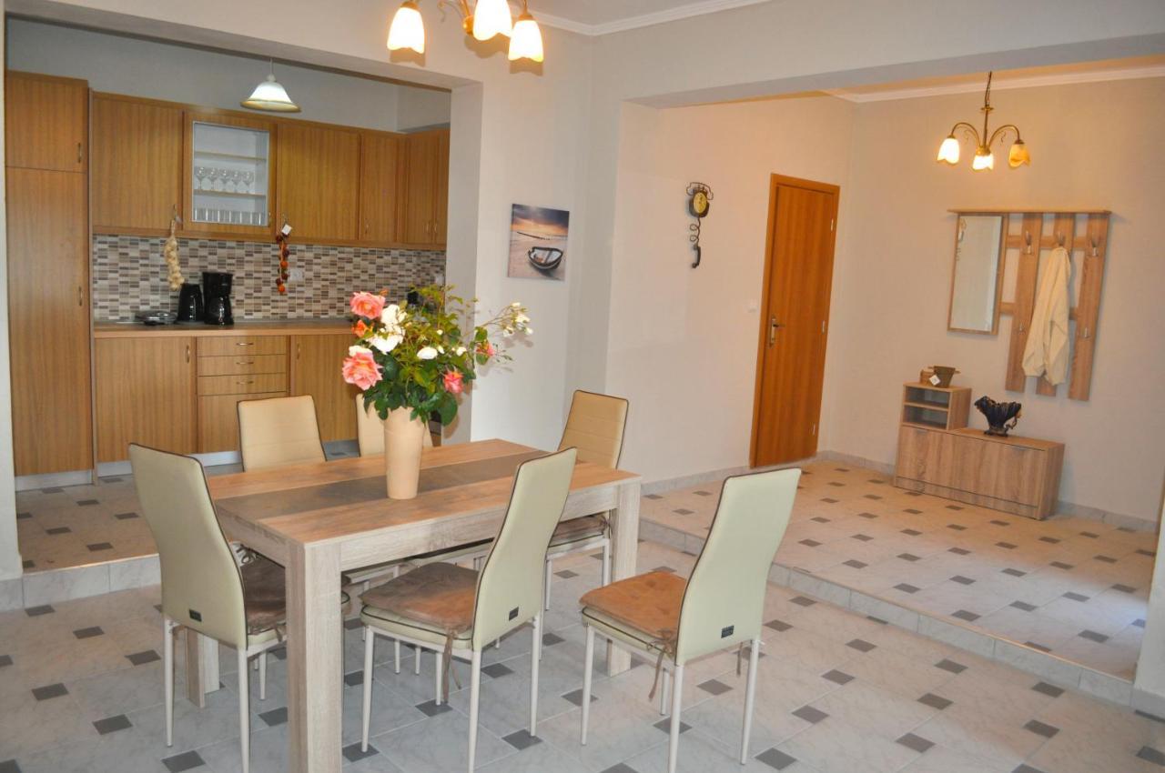 Large Apartment By The Pool - Pelekas Beach, Corfu Екстер'єр фото