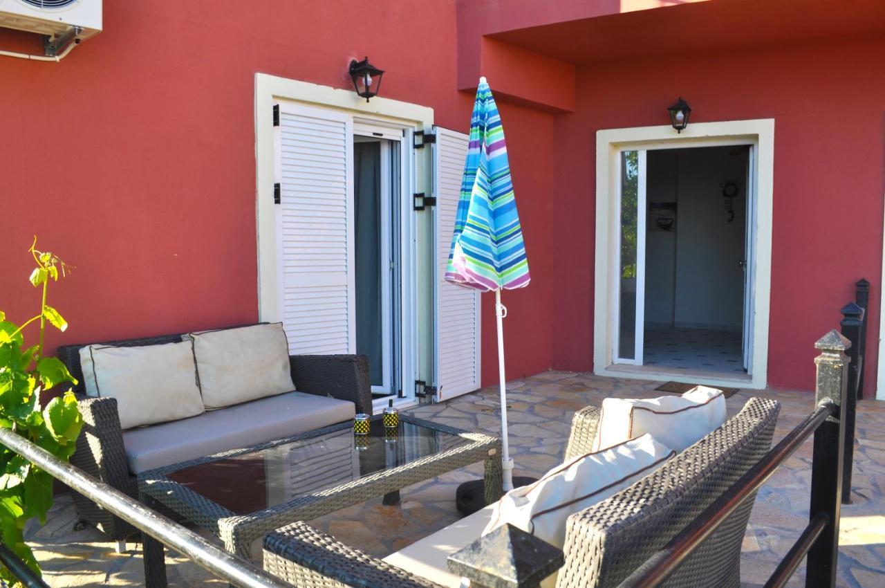Large Apartment By The Pool - Pelekas Beach, Corfu Екстер'єр фото