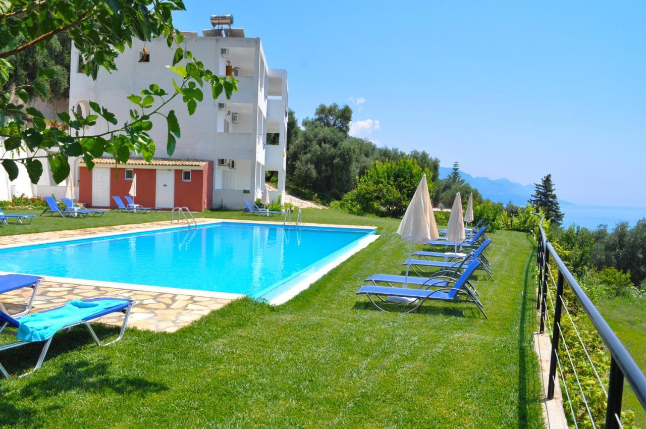 Large Apartment By The Pool - Pelekas Beach, Corfu Екстер'єр фото