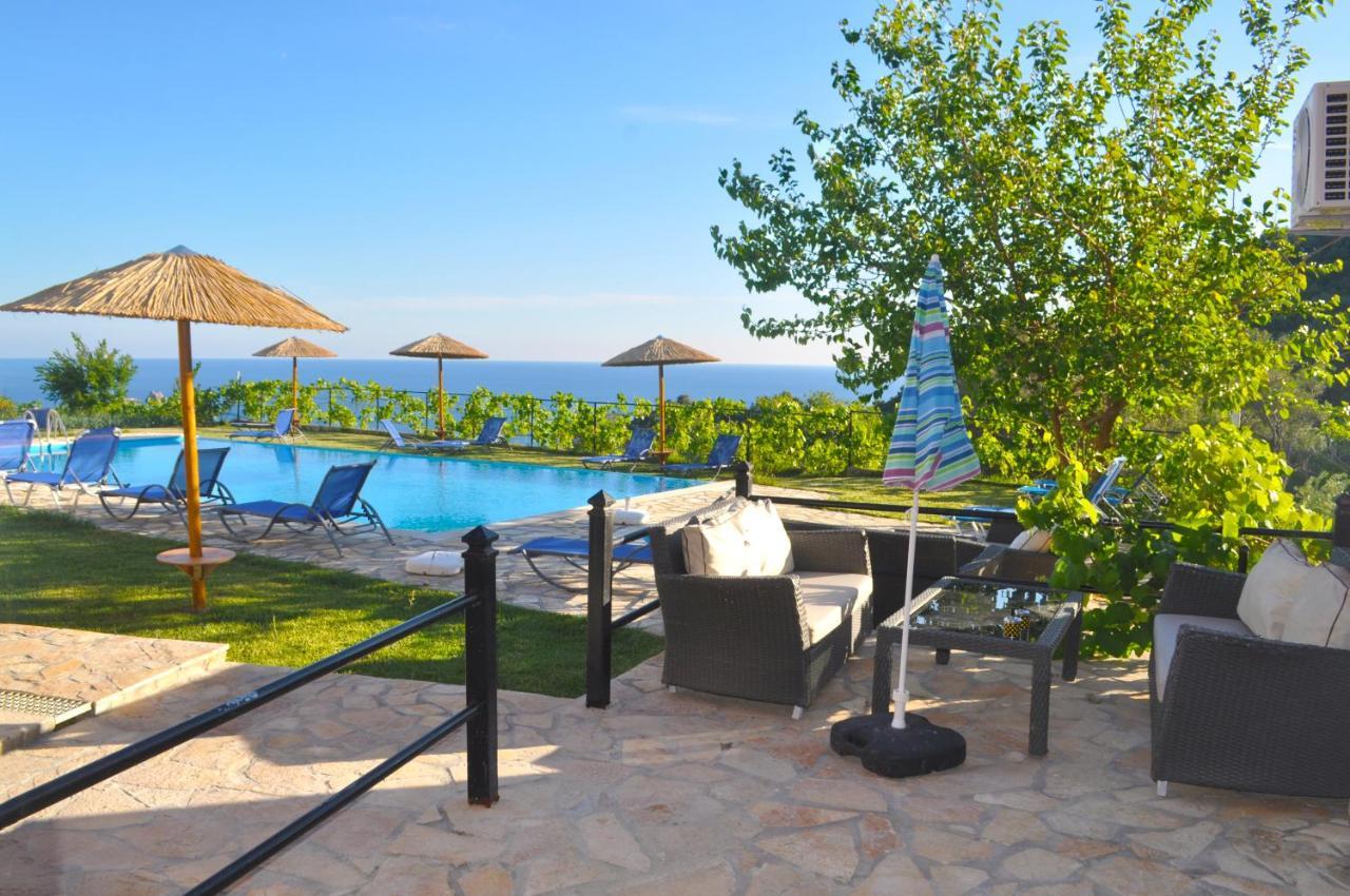 Large Apartment By The Pool - Pelekas Beach, Corfu Екстер'єр фото