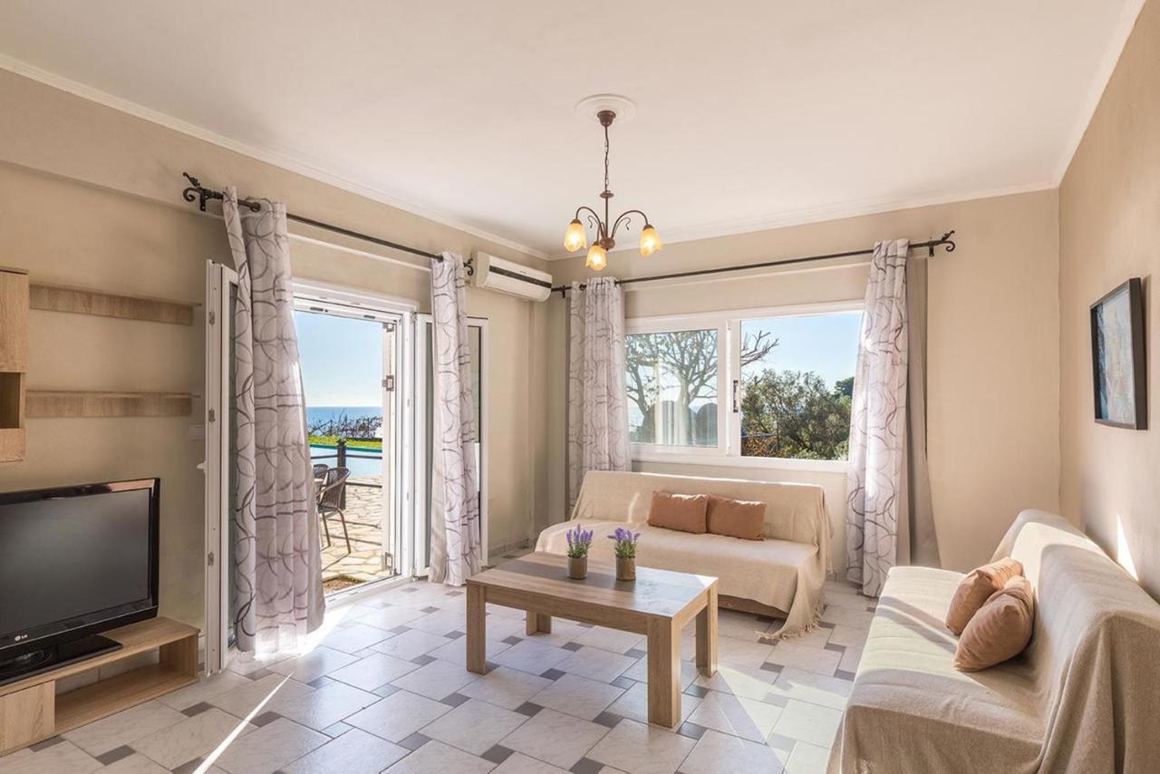 Large Apartment By The Pool - Pelekas Beach, Corfu Екстер'єр фото